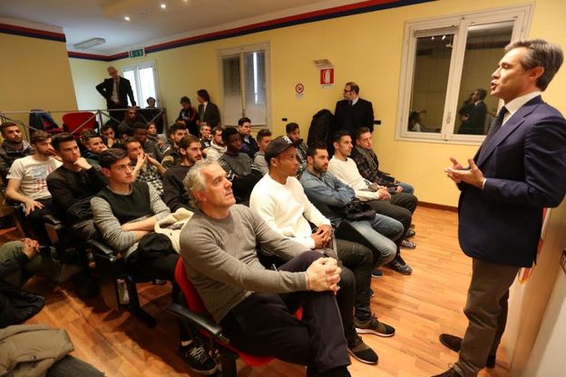Calcio, il Bologna a scuola di legalità: "Vietato scommettere"