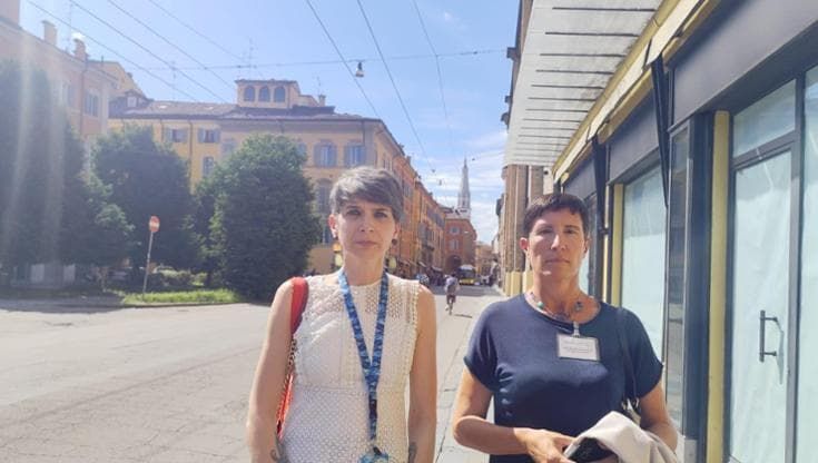 Paura di camminare per strada, insonnia e ricordi ossessivi: modenesi in coda dallo psicologo