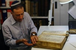 Quei manoscritti sfuggiti alla razzia dei nazisti&ldquo;Nei libri l&rsquo;identit&agrave; del popolo ebraico a Roma&rdquo;