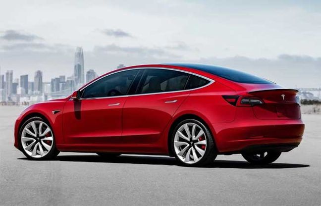 Tesla, la Model 3 ora diventa più abbordabile