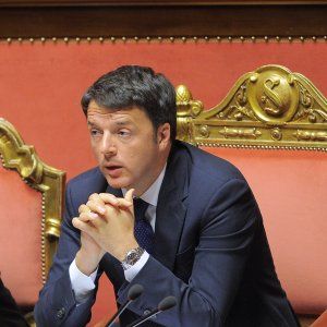 Renzi rilancia sul deficit, ora vuole alzarlo al 2,4%: nuova sfida a Bruxelles