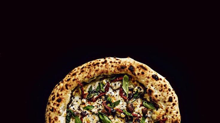 Pizza, l’alba di un nuovo giorno: “Un momento magico per il business, a Roma 15.500 nuovi locali che vivono di acqua e farina”