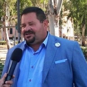 Gela, si è dimesso il sindaco Messinese. Ma il Consiglio lo sfiducia comunque