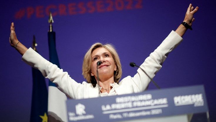 Francia, fenomeno Pécresse: la borghese, cattolica e femminista che rilancia il centrodestra e preoccupa Macron