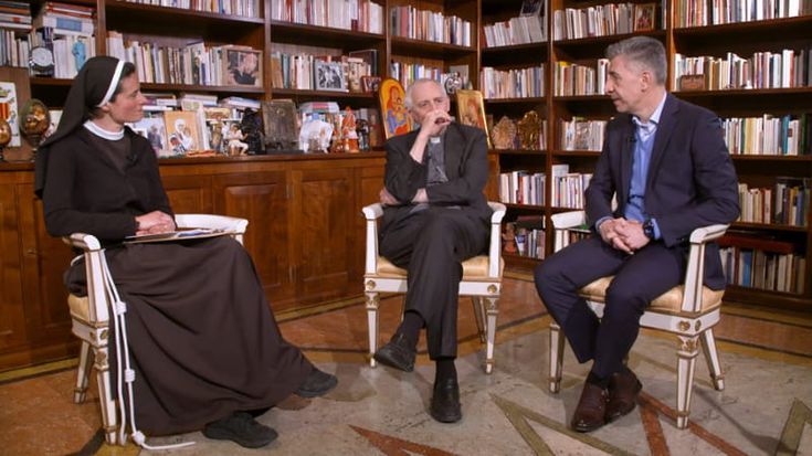 Femminicidi, Zuppi dialoga con Cecchettin: “Anche Gesù oggi sarebbe visto come una femminuccia”