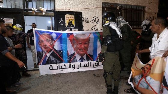 Accordo Israele-Emirati: al via contatti telefonici diretti