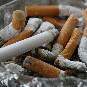 Premiare le persone per smettere di fumare funziona. Ecco perché