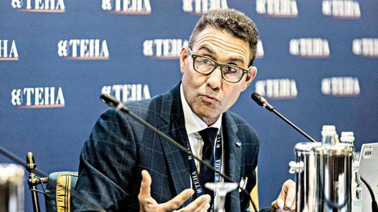 Sondaggi politici: Vannacci arretra. Il Pd cala di quasi un punto