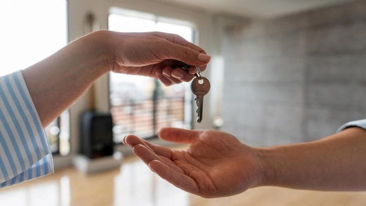 Comprare casa e ristrutturarla per poi rivenderla: ecco quando conviene davvero
