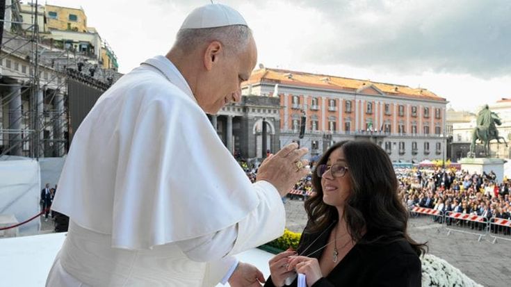 Rebecca: “Non ero sola sul palco davanti al Papa, con me c’era tutta la Sanità”