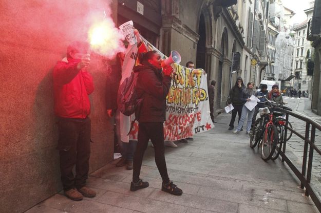 Milano, il blitz degli studenti nella sede di Uni Expo
