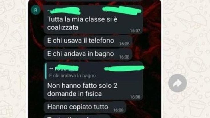 Medicina, fughe al bagno e cellulari che suonano. Farsa dei test: “Tutti copiavano dal telefono”