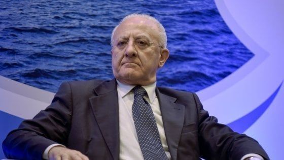 De Luca: “Rai 3 strumento di demagogia”. L'azienda: “Toni inaccettabili e strumentali”