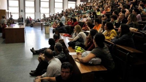 Università, la rivolta dei professori: "Eterna Cenerentola, troppi tagli dal governo"