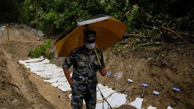 Nepal, in fila per il prelievo del dna: “Così daremo un nome ai morti”