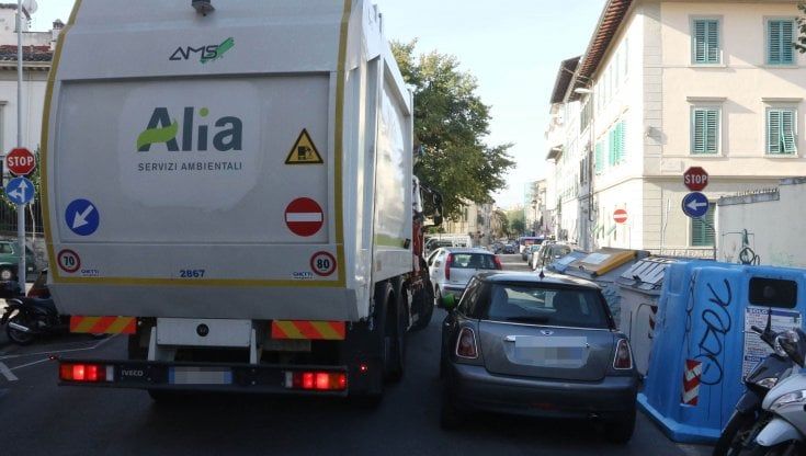 Rifiuti, la differenziata sale del 2%. Sono 143 i Comuni oltre quota 65%