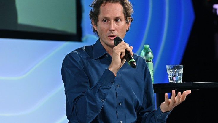 Exor, la lettera di Elkann agli azionisti: il nucleare "fondamentale per affrontare la sfida di ridurre la scarsità energetica"