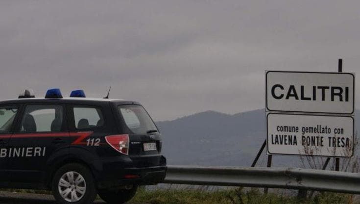 Aggredisce la ex a martellate, fermato dai carabinieri nell’Avellinese: lei in prognosi riservata