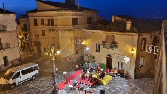 Un mese di vacanza gratis ad agosto in Puglia: c'è un borgo che offre ospitalità a chi lo promuove sui social
