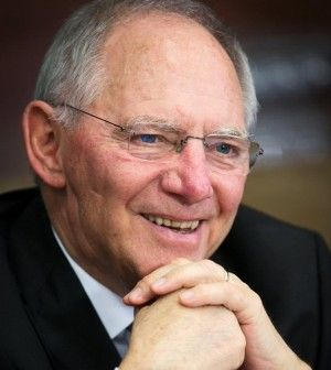 Schaeuble frena l'entusiasmo per Draghi: "Sue parole male interpretate"