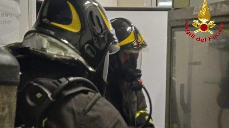 Evacuato il Politecnico in via Mancinelli: l’allerta per il rischio reazione dei sali di diazonio