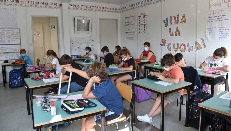Scuola, in Puglia vaccinato con almeno una dose il 95,3% del personale. Gli studenti sono al 51%