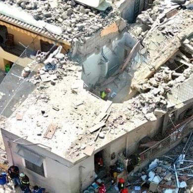 La carezza di Gennarino alla psicologa, il bambino sopravvissuto alla strage di Saviano e rimasto illeso