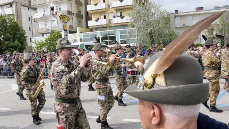 Il Pd in settimana presenta ddl per cambiare data alla festa degli Alpini: “Ricorrenza unica con le forze armate”