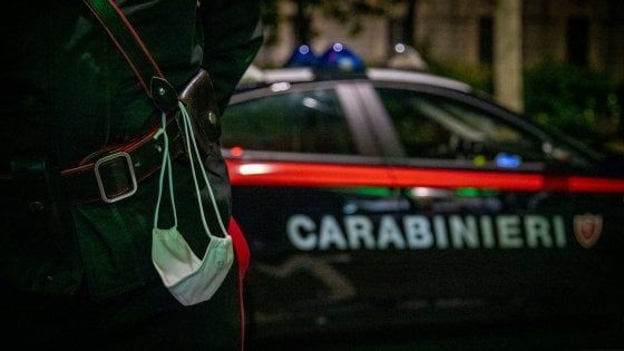Investita e uccisa dall'auto guidata dal marito dopo una violenta lite