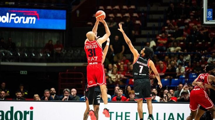 Basket, l’Armani e il primo match point per balzare in semifinale