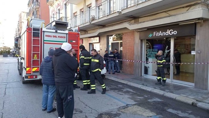 Bari, incendio in un appartamento in piazza Umberto: un morto
