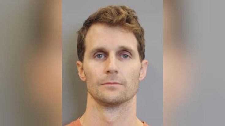 Accusato di omicidio in fuga dal Texas, c’è un precedente nel 1993: “Il processo si può fare qui”