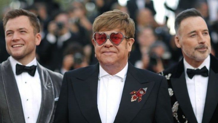 Elton John, il 'Rocket Man' critica il Vaticano che nega la benedizione agli omosessuali: "Ipocriti"