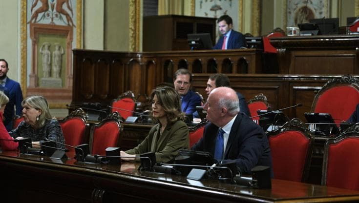 Giurano all’Ars i nuovi assessori regionali, Schifani va via subito