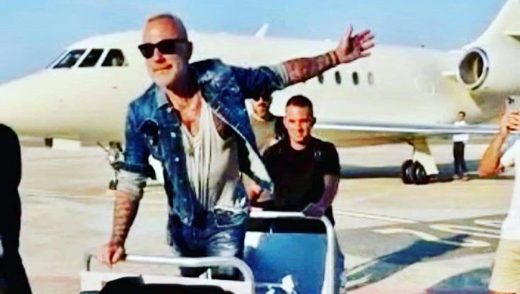 Gianluca Vacchi sbarca a Taranto con la sua catena di kebab. E Damiano dei Maneskin cena a Savelletri