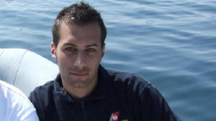 “Dopo 15 anni vogliamo verità”. Giuseppe Nanula morì in servizio in mare, l’appello della famiglia