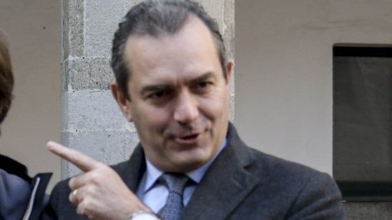 Razzismo, de Magistris: "Salvini responsabile del clima d'odio"