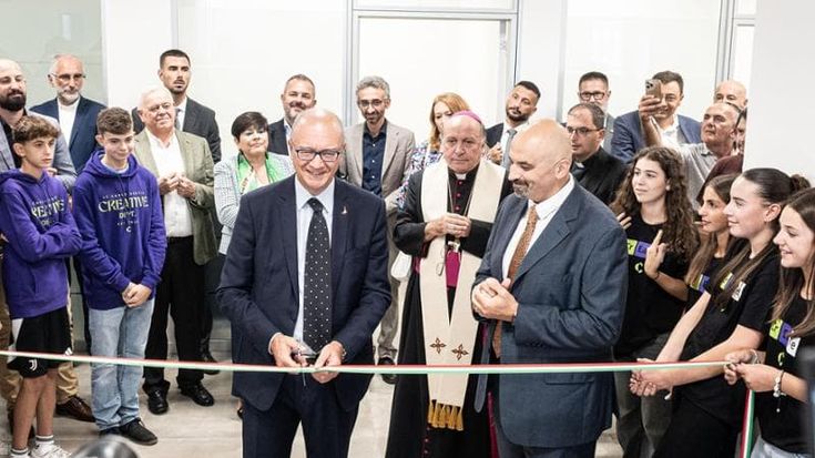 Il ministro Valditara inaugura l’istituto “Carlo Acutis”: “Tecnologia al servizio della persona”
