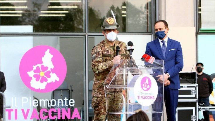 Vaccini, il Piemonte non centrerà l'"obiettivo Figliuolo" di 40mila al giorno: mancano le dosi 