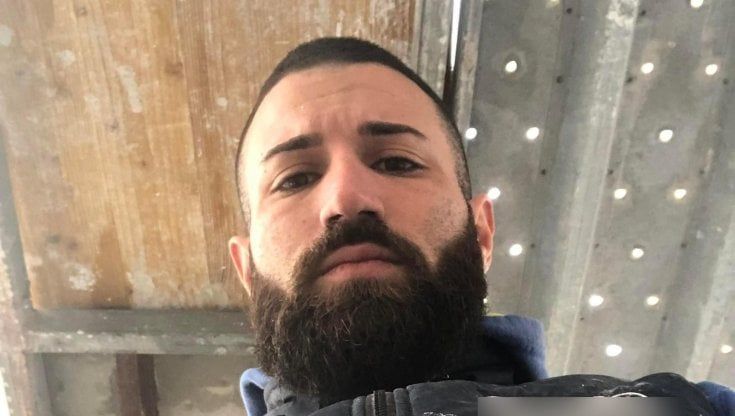 Vito Caputo, ucciso a coltellate a 29 anni in una rissa per un conflitto che non lo riguardava: "Chi ha visto, parli"
