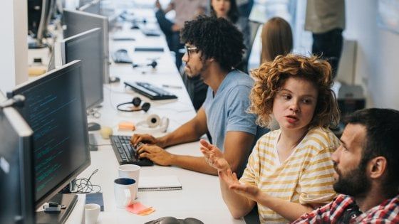 Fuga dei talenti digitali, ecco quanto vanno a guadagnare fuori dall'Italia