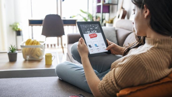 Black friday, cala la spesa media prevista dai consumatori