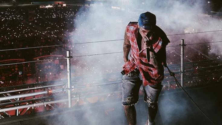 Geolier approda a San Siro: stasera il concerto tra effetti speciali e mega scaletta