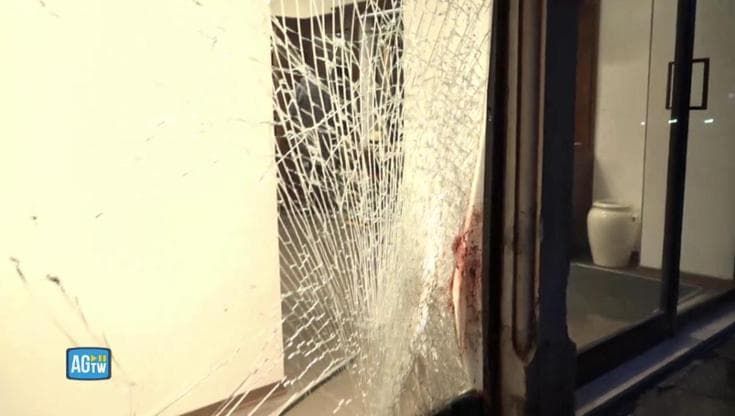 Modena, la titolare del negozio sfondato: "Gran botto, poi ho visto la signora a terra. Un disastro"