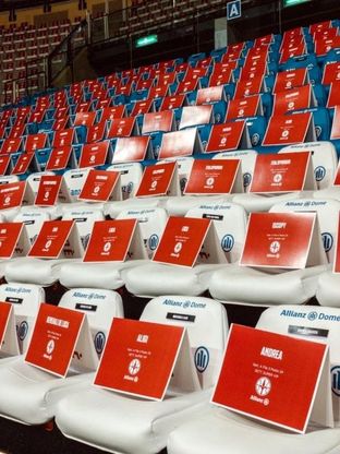 Basket, partita a porte chiuse: a Trieste tifosi sugli spalti ma solo sui cartoncini