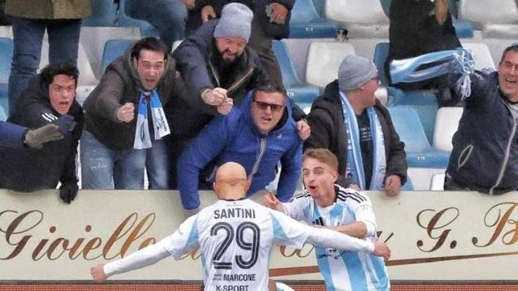 Vola l’Entella con Franzoni e Bariti, Rimini ko. Tifosi incontenibili: “Salutate la capolista”