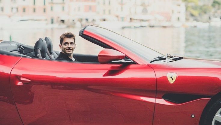 Una, mille Ferrari: l'amore di Charles Leclerc per la Rossa