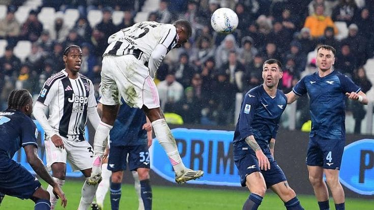La Lazio spaventa la Juve: Kalulu evita il ko al 96’, finisce 2-2