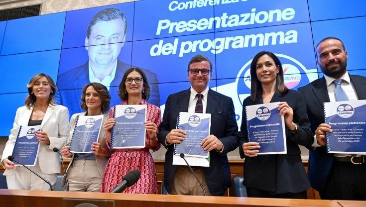 Calenda: "L'obiettivo è una coalizione Ursula"