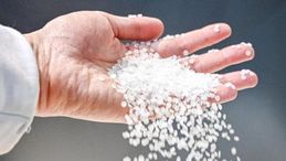 Oms: la microplastica nell'acqua per ora non è un pericolo. Ma per il futuro...